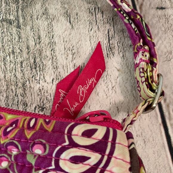 VERA BRADLEY Women’s Retired “Verry Berry” Frannie Crossbody - Picture 2 of 6